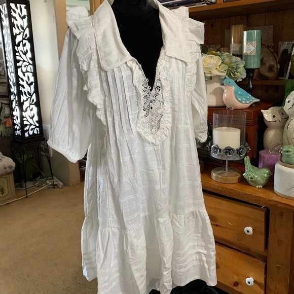 Free People Dresses & Skirts - Free People
Women's Elora Ruffled Lace-Trim Dress